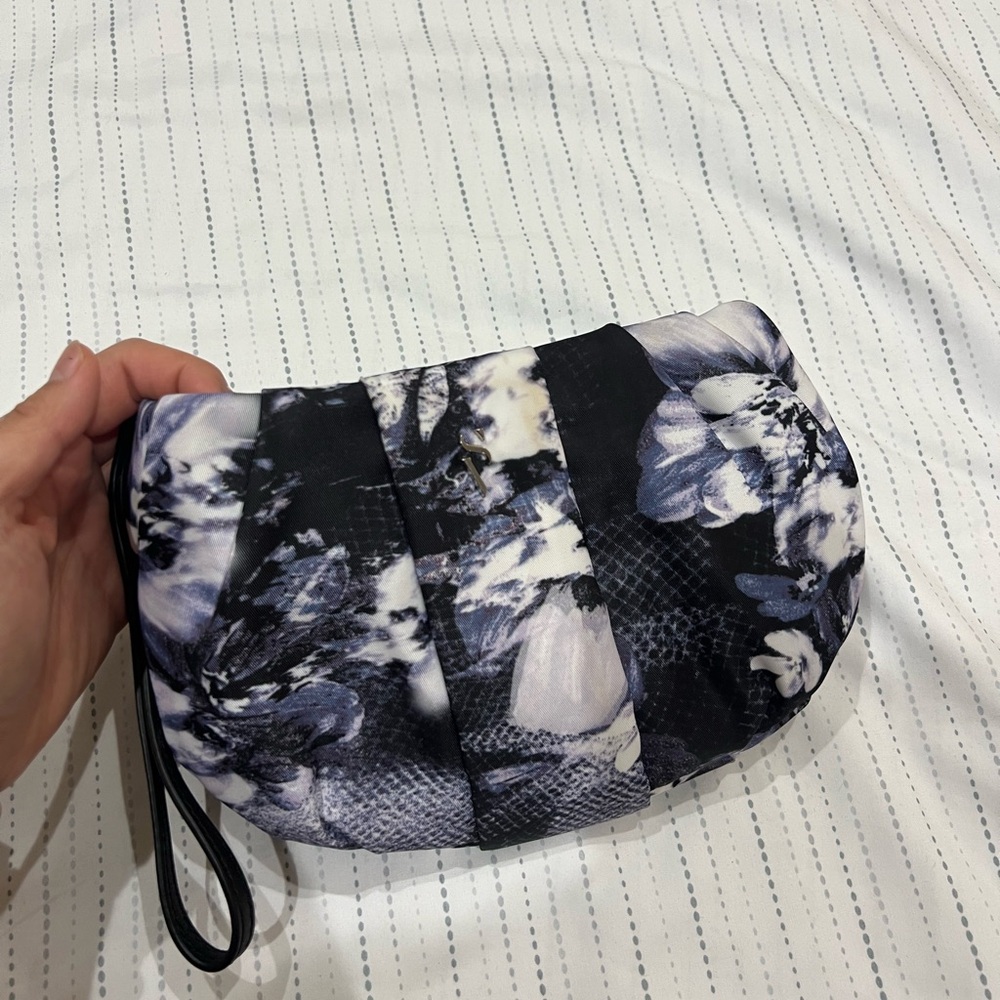 Simply Vera by Vera Wang Black and White Floral Purse